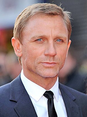 DANIEL CRAIG